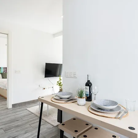 Malagasuite Sea View Apartmán *